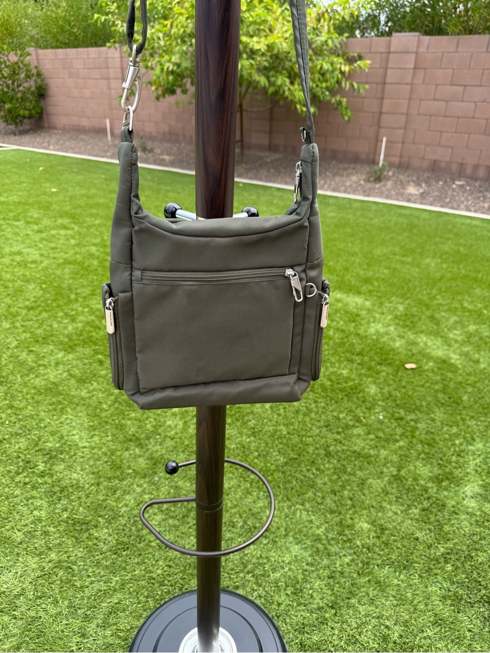 Travelon Anti-Theft Classic Messenger Bag Olive Green EUC ✨ - Picture 11 of 12